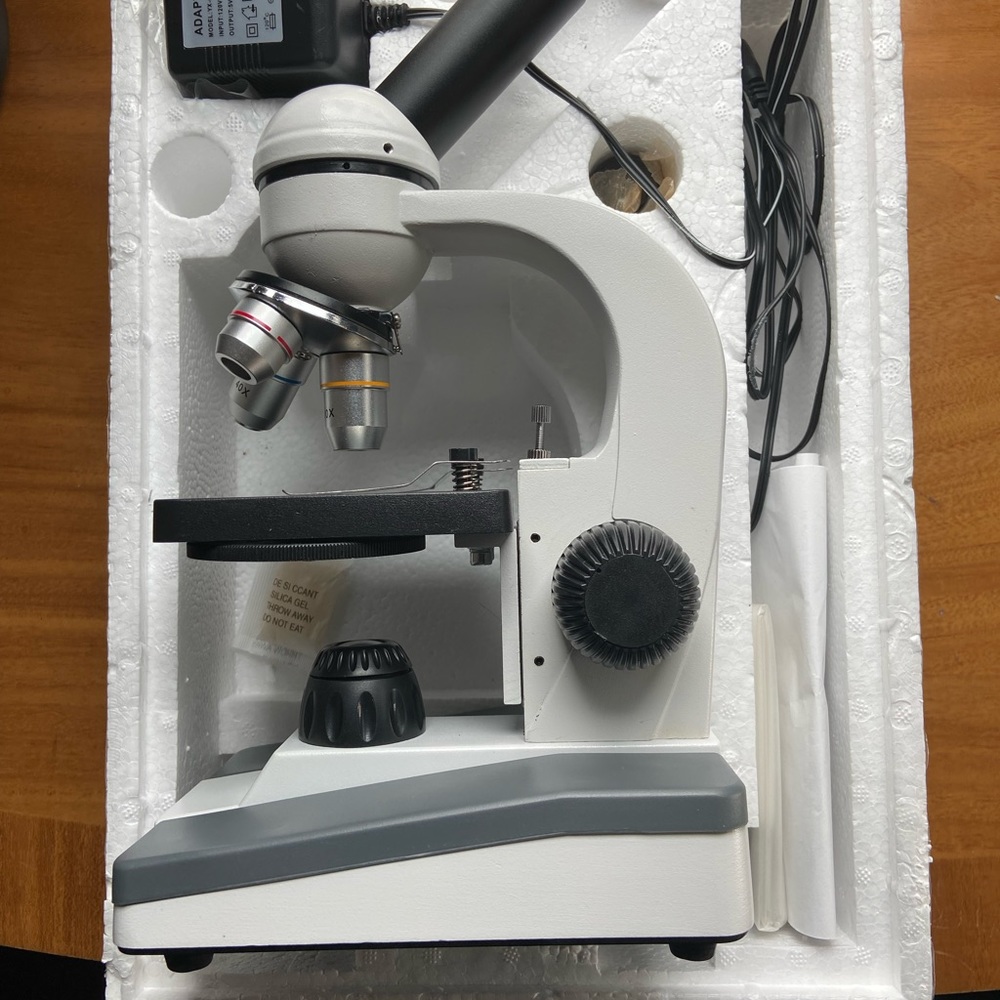 Amscope 40x-1000x Biological Science Student Biological Compound Microscope - Picture 2 of 2